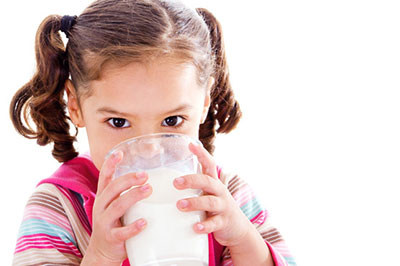 child-drinking-milk